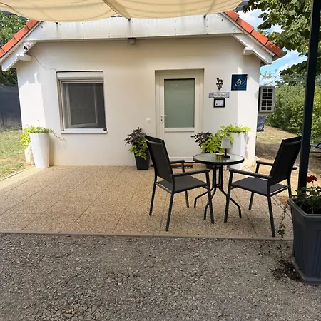 Kis Haziko Vendeghaz