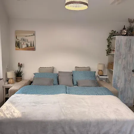 Apartment Kis Haziko Vendeghaz Pécsvárad